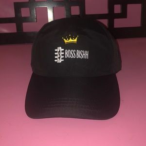Boss Bishh’s high ponytail adjustable hats come in black white and grey!